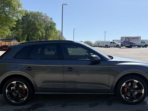 Used 2020 Audi SQ5 Premium Plus w/ Premium Plus Package image 11