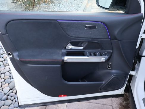 Certified 2022 Mercedes-Benz GLB 250 4MATIC image 19