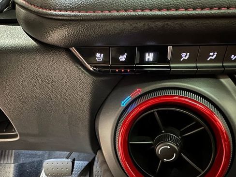 Used 2024 Chevrolet Blazer RS w/ Enhanced Convenience Package image 15