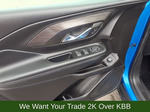 Used 2024 GMC Terrain SLE w/ Driver Convenience Package image 10