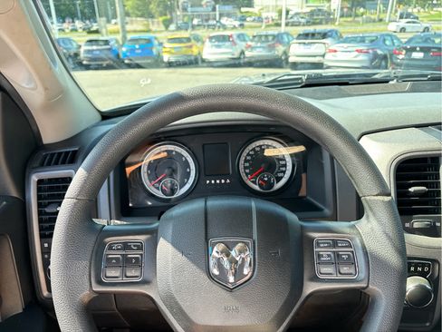 Used 2019 RAM 1500 Tradesman w/ Tradesman SXT Package RWD image 8
