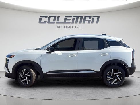 New 2026 Nissan Kicks SV w/ SV Premium Package FWD image 2