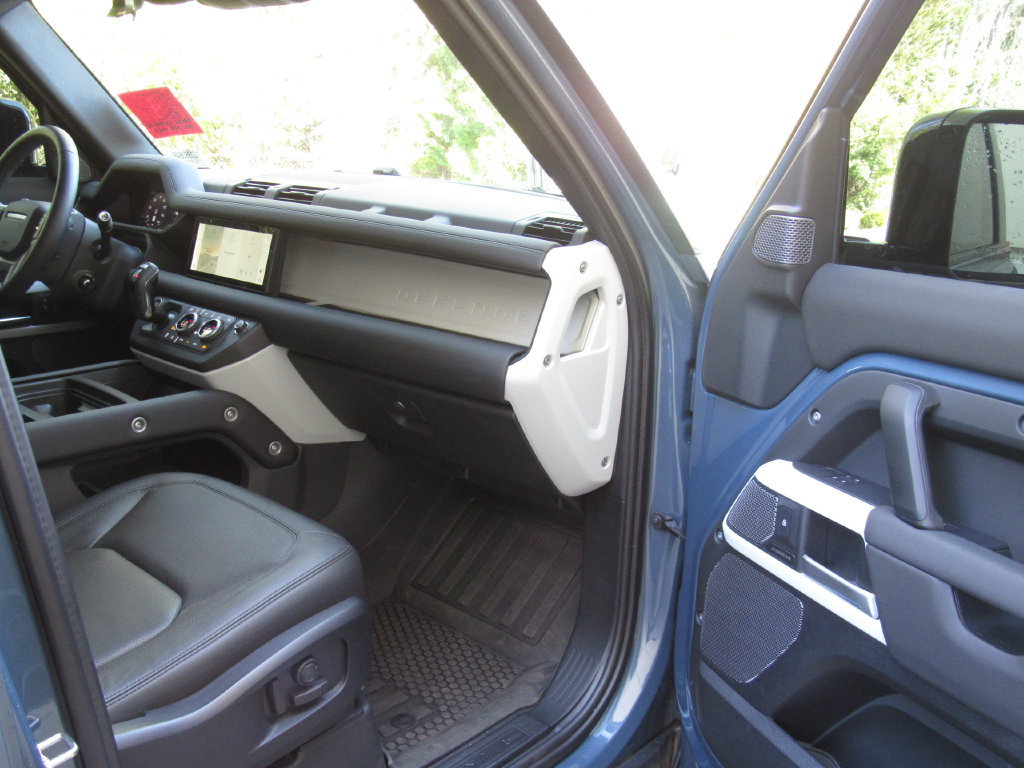 Used 2024 Land Rover Defender 110 S AWD/4WD image 17