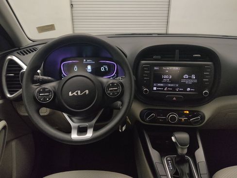 Used 2025 Kia Soul LX image 22