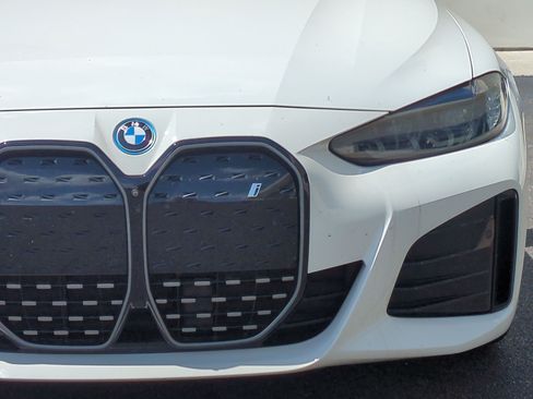 Used 2023 BMW i4 eDrive40 w/ M Sport Package RWD image 5