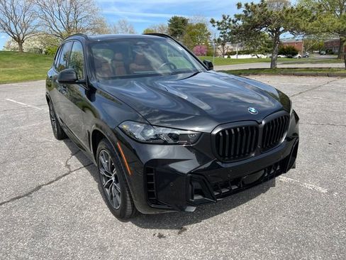 Used 2024 BMW X5 xDrive40i w/ Executive Package image 2