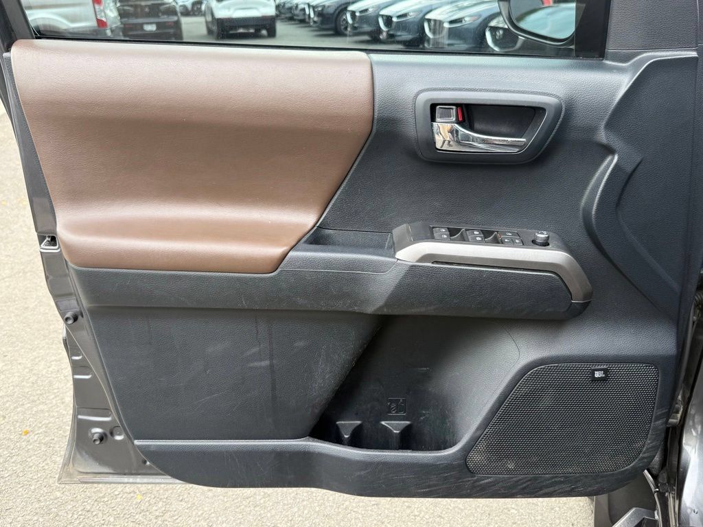 Used 2018 Toyota Tacoma Limited AWD/4WD image 22