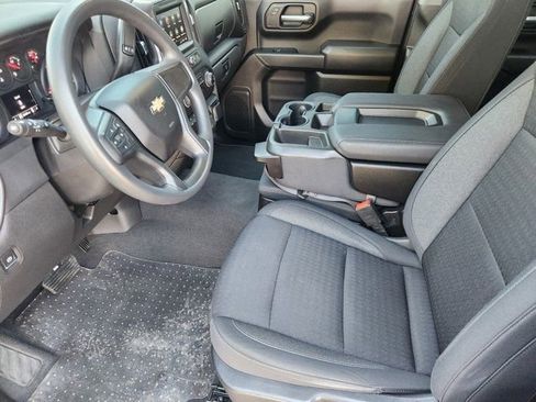 Used 2023 Chevrolet Silverado 1500 Custom image 4