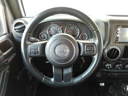 Used 2015 Jeep Wrangler Sport image 22