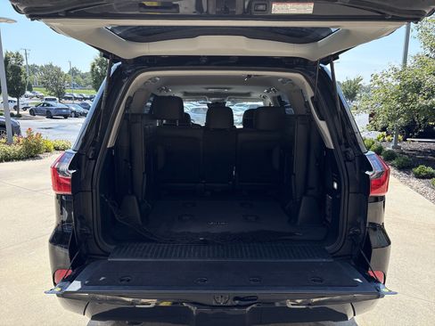 Used 2017 Lexus LX 570 4WD w/ Luxury Package image 32