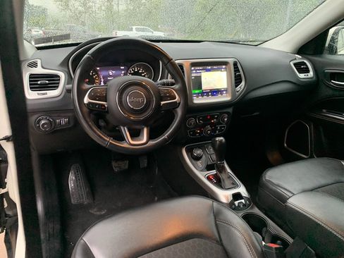Used 2018 Jeep Compass Latitude w/ Popular Equipment Group AWD/4WD image 18
