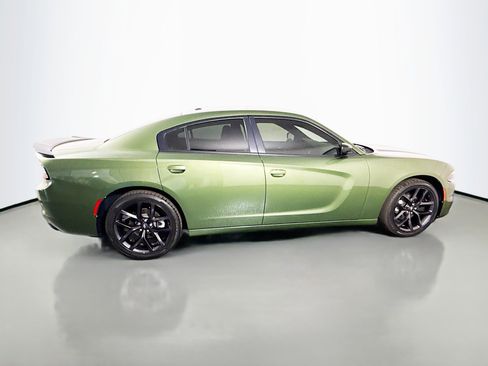 Used 2022 Dodge Charger SXT w/ Blacktop Package image 11