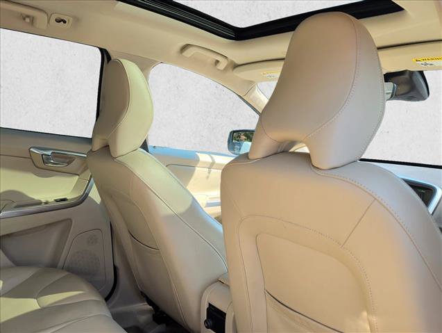 Used 2015 Volvo XC60 T6 w/ Proximity Package FWD image 26