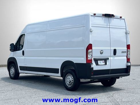 Used 2025 RAM ProMaster 2500 w/ Convenience Group FWD image 2