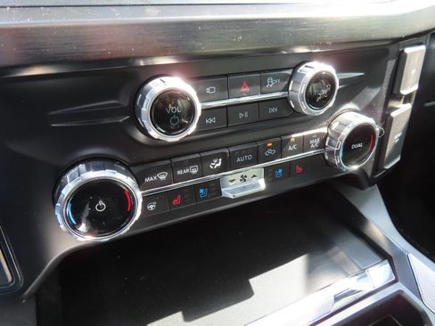 Used 2025 Ford F350 Lariat w/ Lariat Ultimate Package AWD/4WD image 27