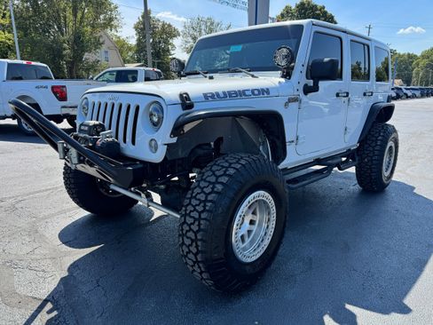 Used 2018 Jeep Wrangler Unlimited Rubicon w/ Cold Weather Group AWD/4WD image 3