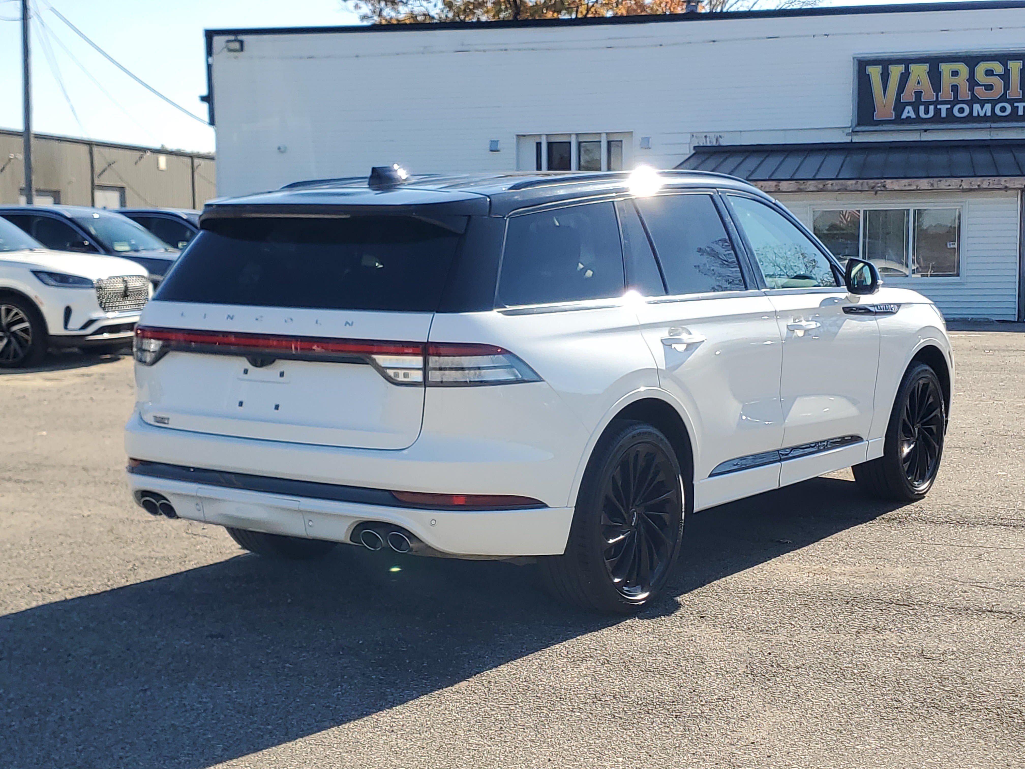Used 2025 Lincoln Aviator Reserve w/ Equipment Group 201A AWD/4WD image 6