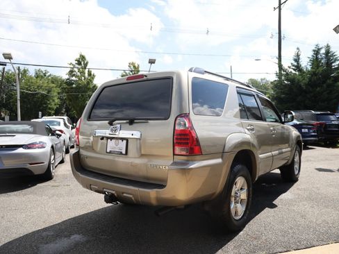 Used 2007 Toyota 4Runner SR5 AWD/4WD image 6