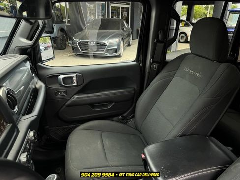 Used 2019 Jeep Wrangler Unlimited Sahara w/ LED Lighting Group AWD/4WD image 16