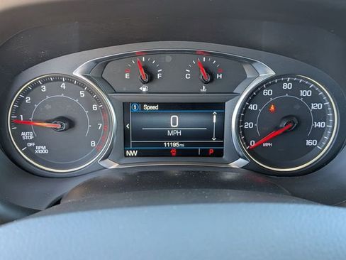 Used 2023 GMC Acadia SLE image 16