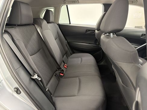 Used 2025 Toyota Corolla Cross LE FWD image 31