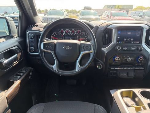 Used 2021 Chevrolet Silverado 1500 RST AWD/4WD image 16
