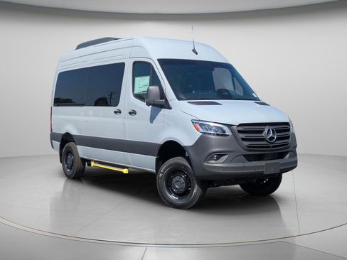 New 2025 Mercedes-Benz Sprinter 2500 image 12