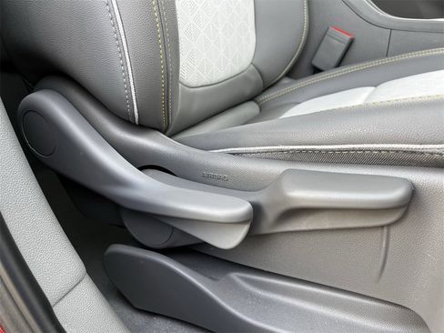 Used 2022 Chevrolet Bolt EUV Premier w/ Launch Edition image 27