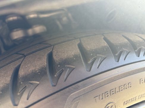 Used 2018 Lexus LC 500 Coupe w/ Sport Package image 12