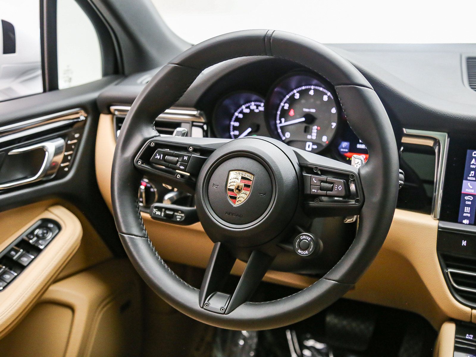 Certified 2026 Porsche Macan S AWD/4WD image 19