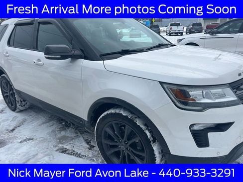 Used 2018 Ford Explorer XLT w/ Equipment Group 202A image 8