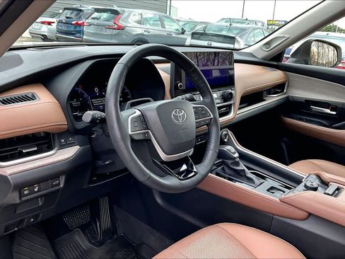 Used 2024 Toyota Grand Highlander Platinum image 17