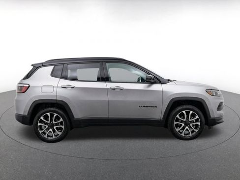 Used 2025 Jeep Compass Trailhawk AWD/4WD image 13