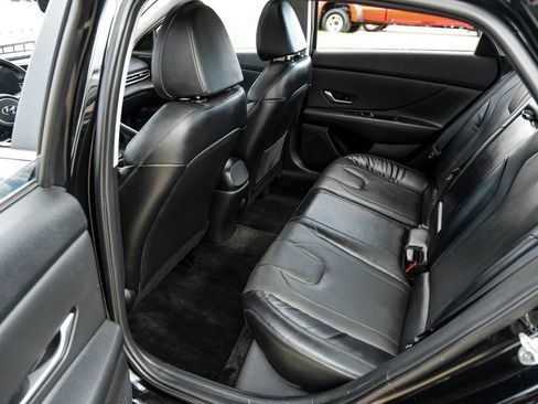 Used 2023 Hyundai Elantra Limited FWD image 41