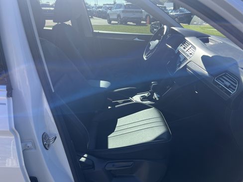 Certified 2023 Volkswagen Tiguan SE image 27