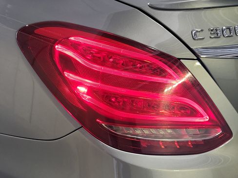 Used 2015 Mercedes-Benz C 300 4MATIC Sedan image 13