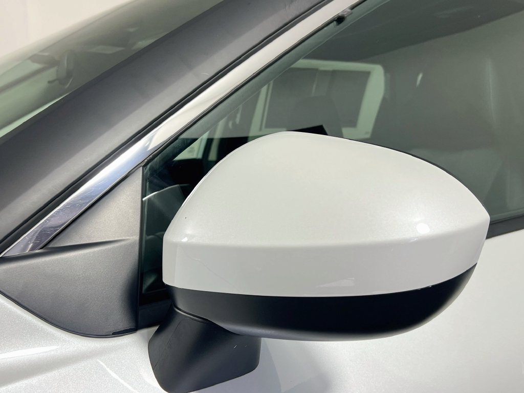 Used 2024 Nissan Rogue SV AWD/4WD image 12