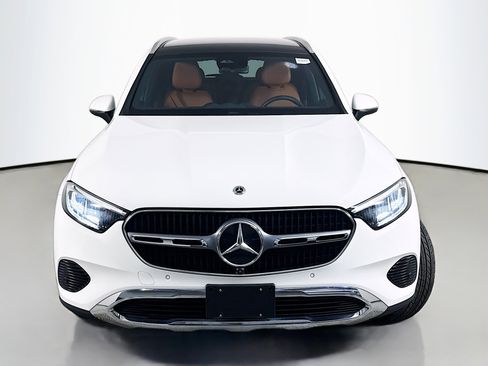 Used 2023 Mercedes-Benz GLC 300 4MATIC w/ Exclusive Trim Package image 2