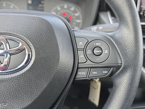 Used 2025 Toyota Corolla LE FWD image 17