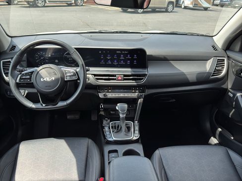 Used 2024 Kia Seltos SX w/ SX Sunroof Package AWD/4WD image 10