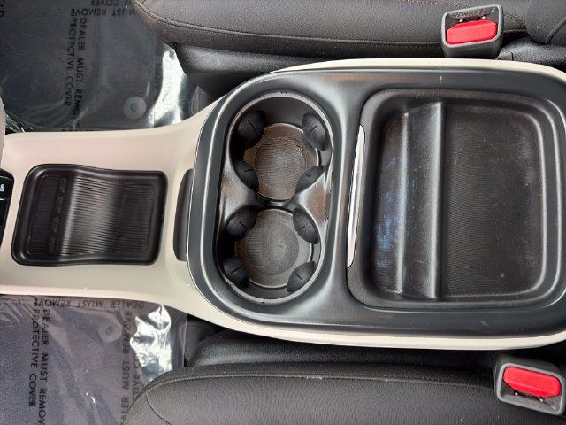 Used 2017 Chrysler Pacifica Touring Plus w/ Tire & Wheel Group FWD image 34
