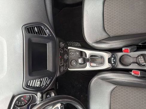 Used 2020 Jeep Compass Latitude image 29