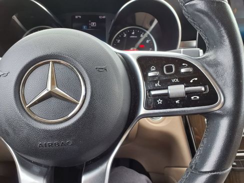 Used 2020 Mercedes-Benz GLC 300 image 22