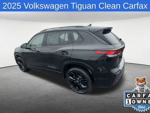 Used 2025 Volkswagen Tiguan SE R-Line image 6