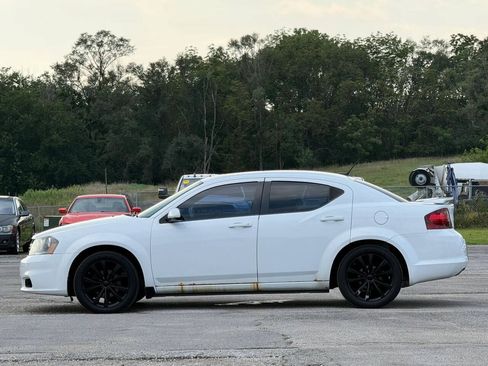 Used 2013 Dodge Avenger SXT w/ Blacktop Pkg FWD image 5