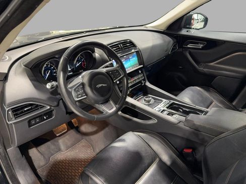 Used 2020 Jaguar F-PACE Prestige image 18