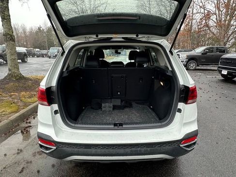 Used 2023 Volkswagen Taos SE w/ Black Wheel Package image 14