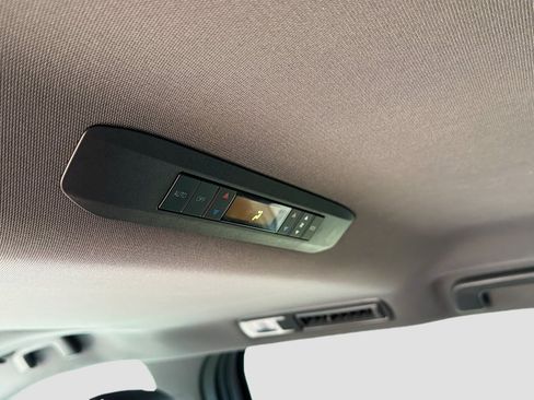 Used 2024 Toyota Sienna XSE w/ XSE Plus Package FWD image 16