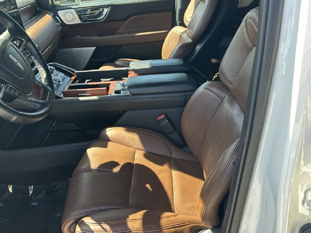Used 2023 Lincoln Navigator Reserve AWD/4WD image 15