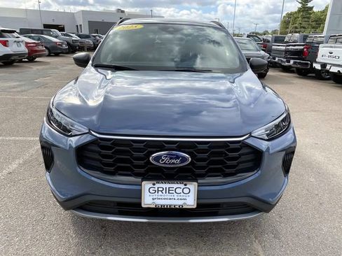 Used 2025 Ford Escape ST-Line w/ Cold Weather Package image 9